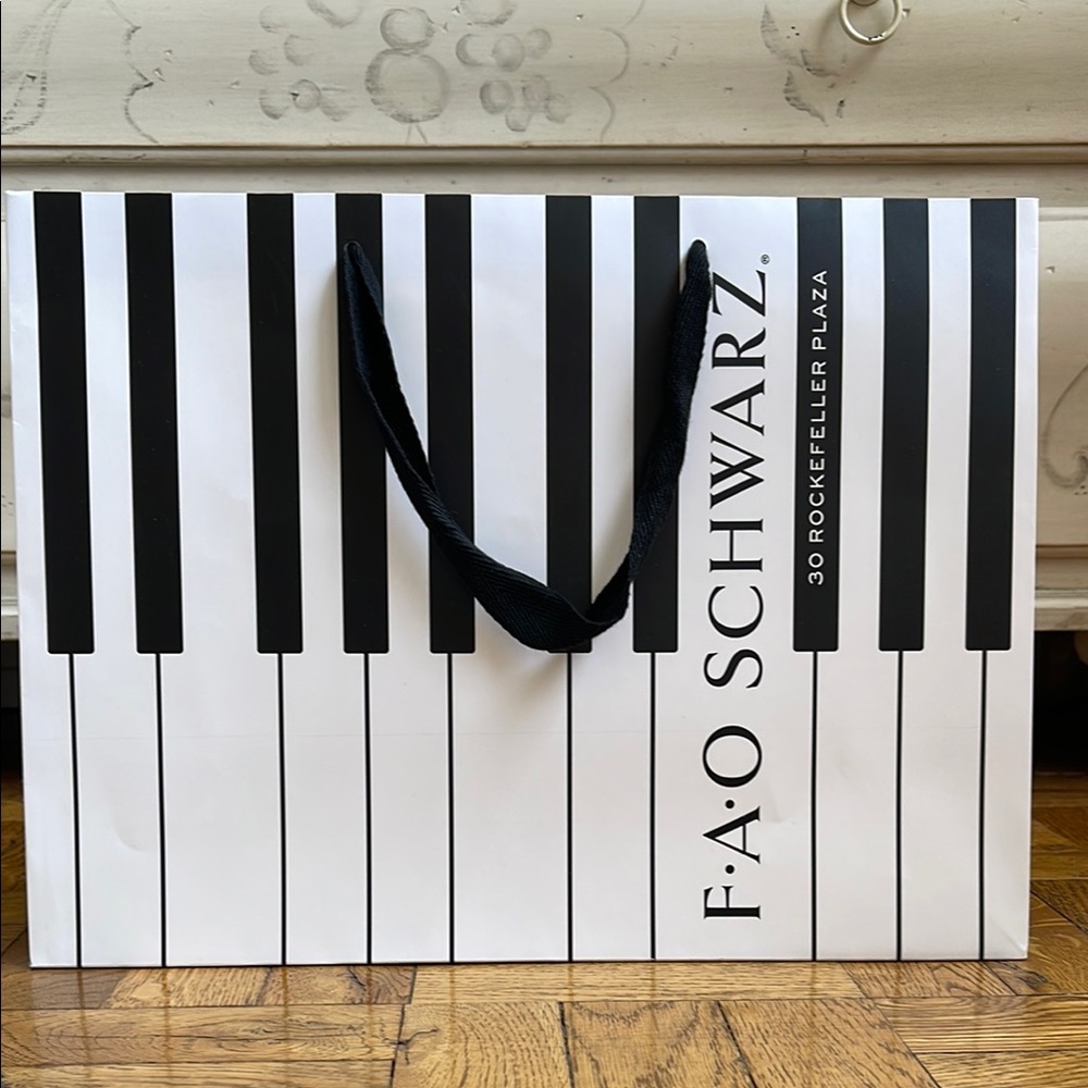 F.A.O. Schwarz Piano Design Shopping Bag